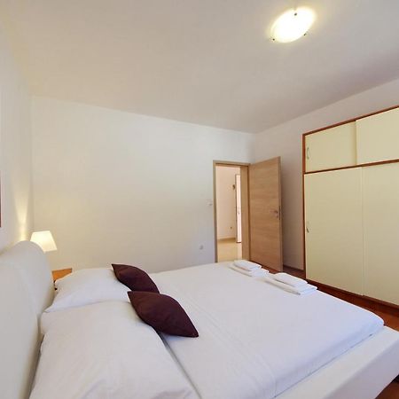 Apartmani Emili Sukošan Exteriör bild