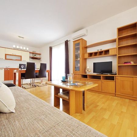 Apartmani Emili Sukošan Exteriör bild
