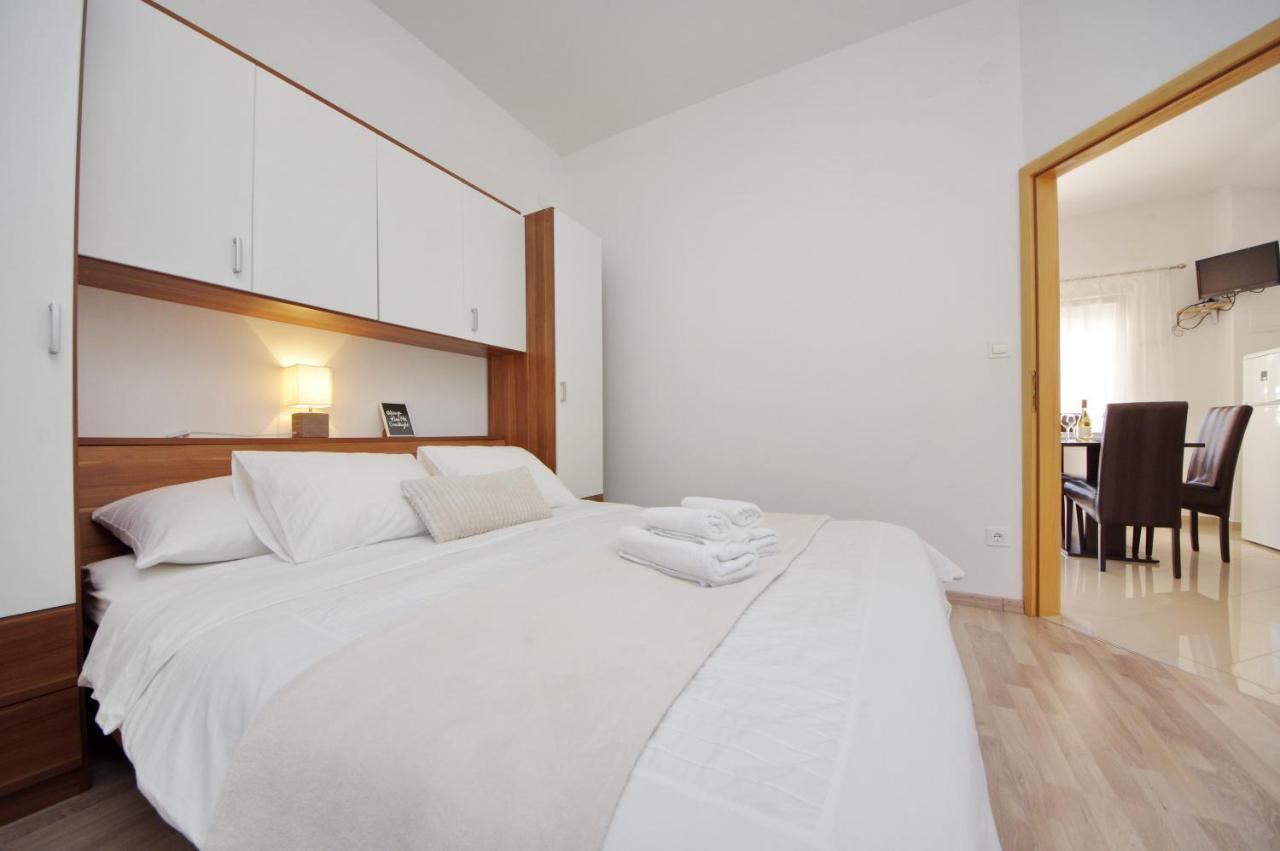 Apartmani Emili Sukošan Exteriör bild