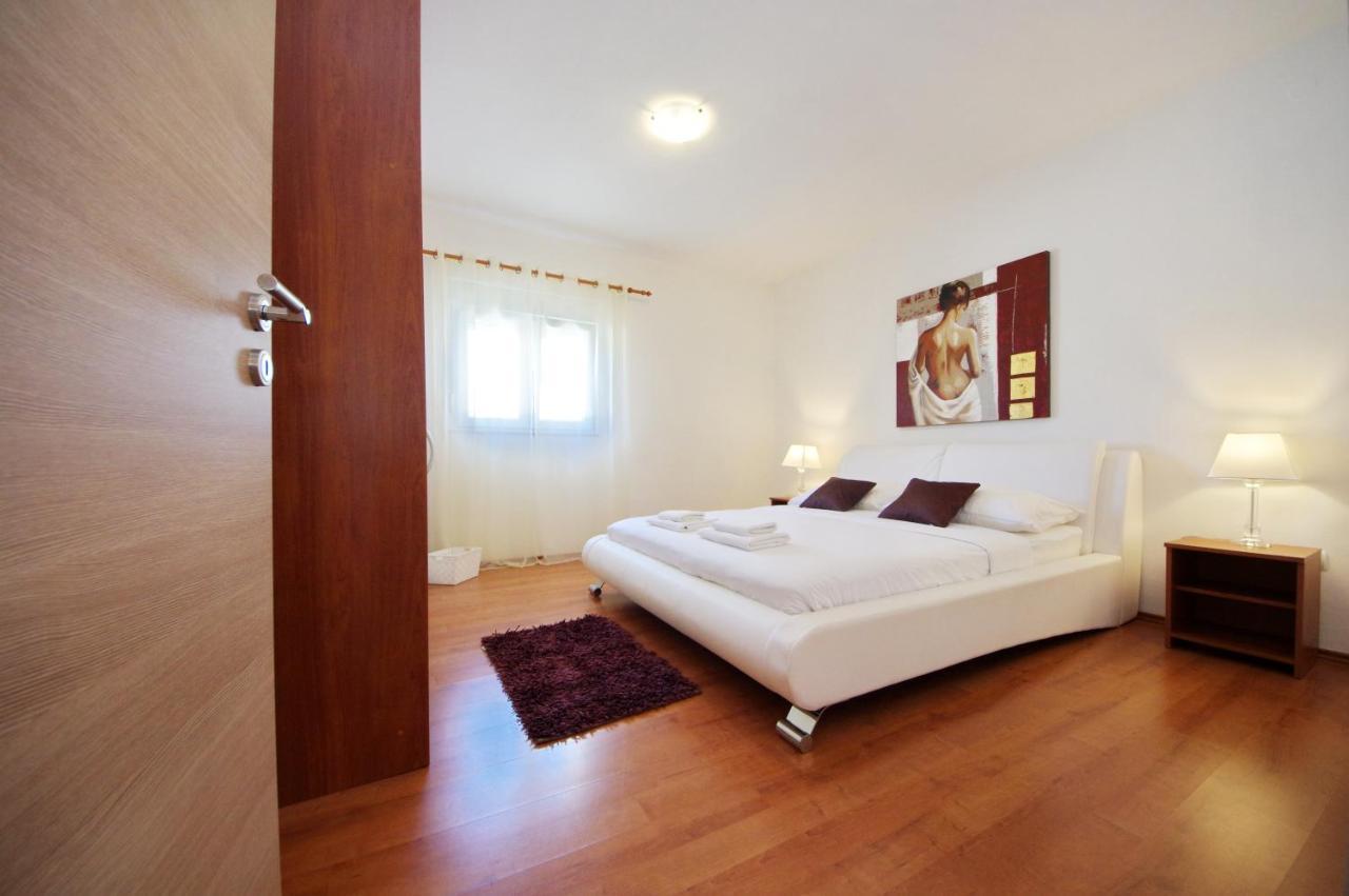 Apartmani Emili Sukošan Exteriör bild