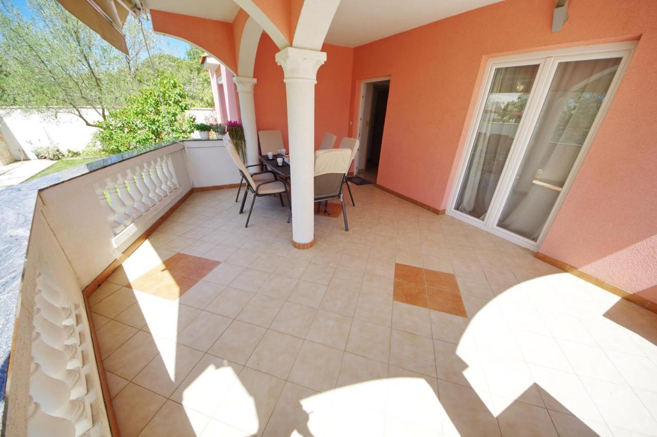 Apartmani Emili Sukošan Exteriör bild