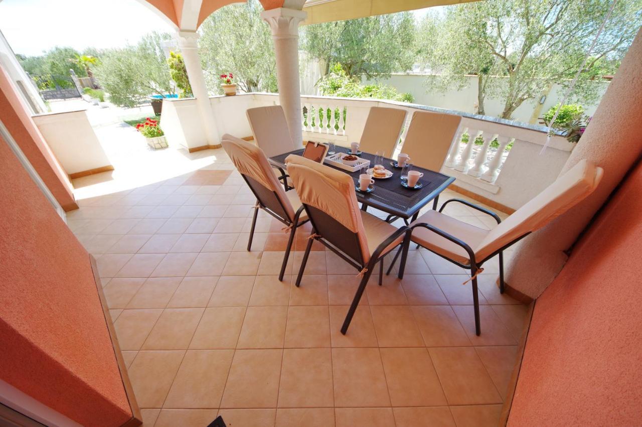 Apartmani Emili Sukošan Exteriör bild