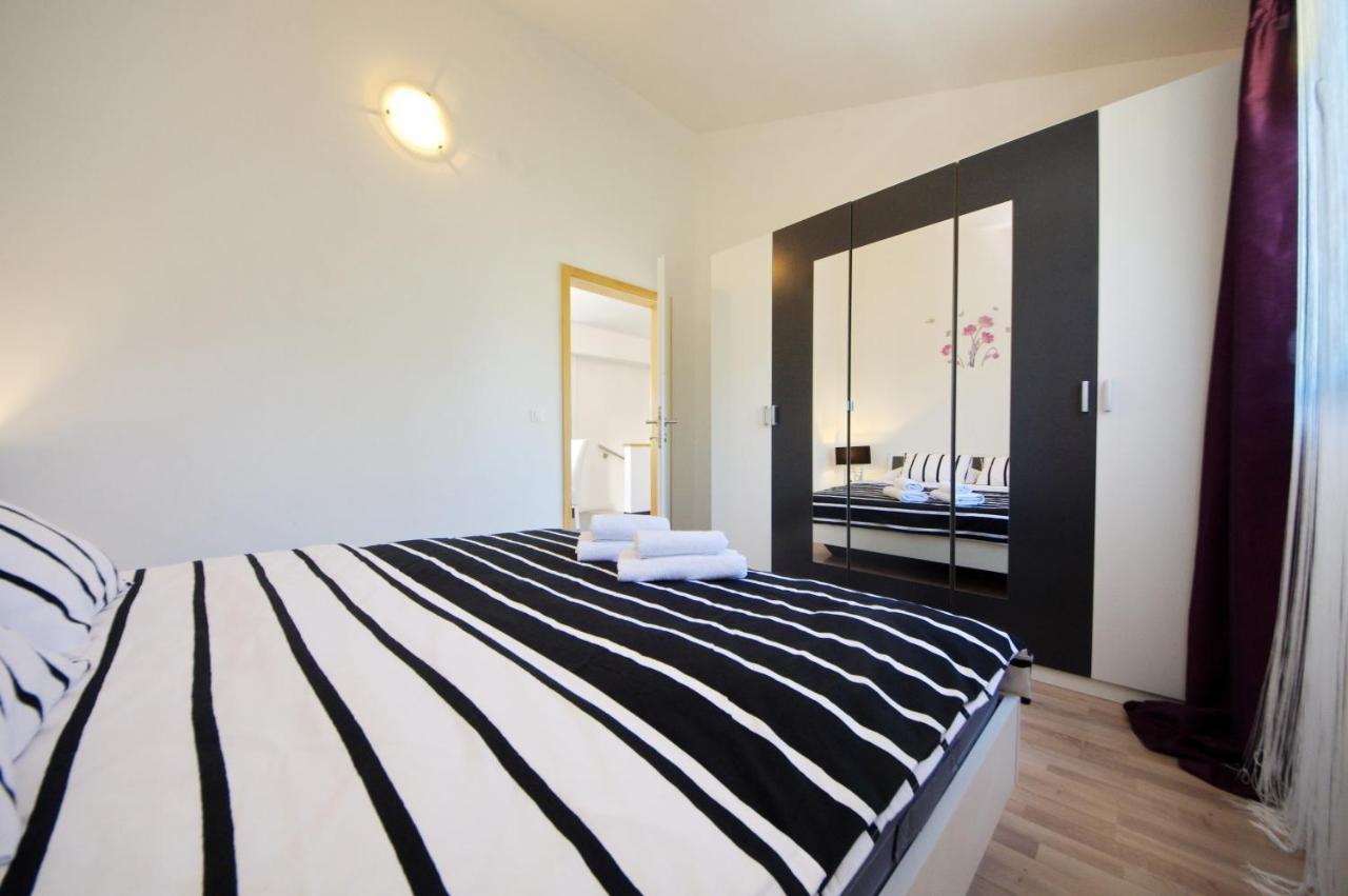 Apartmani Emili Sukošan Exteriör bild