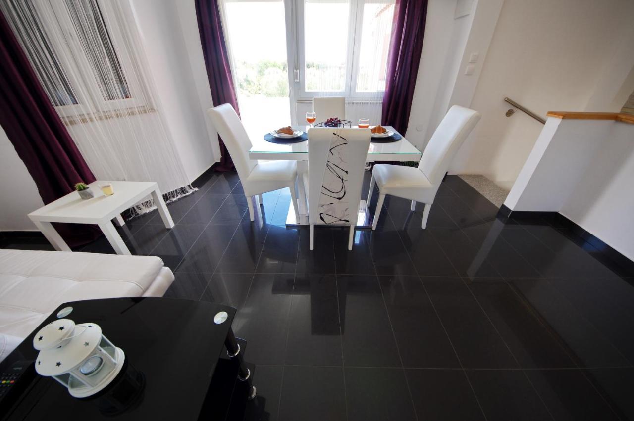 Apartmani Emili Sukošan Exteriör bild
