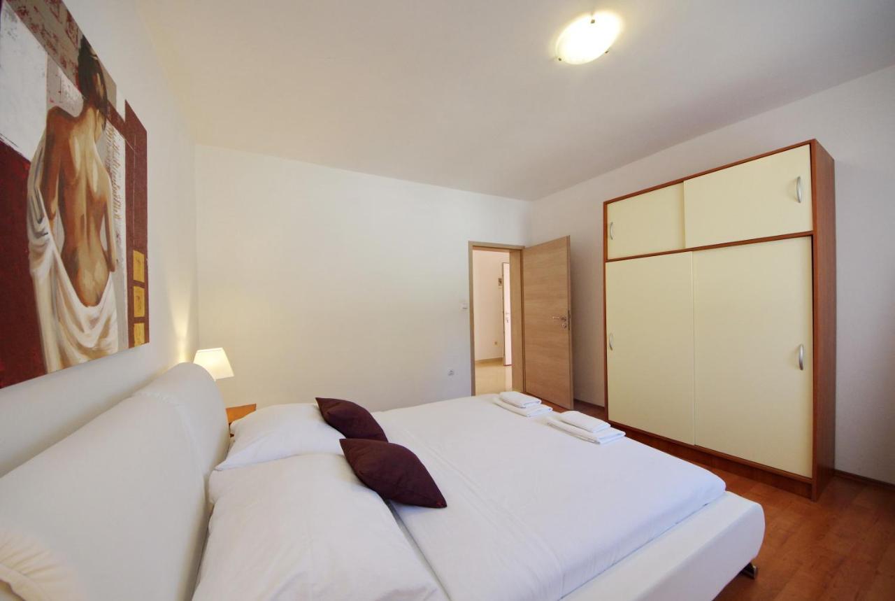 Apartmani Emili Sukošan Exteriör bild