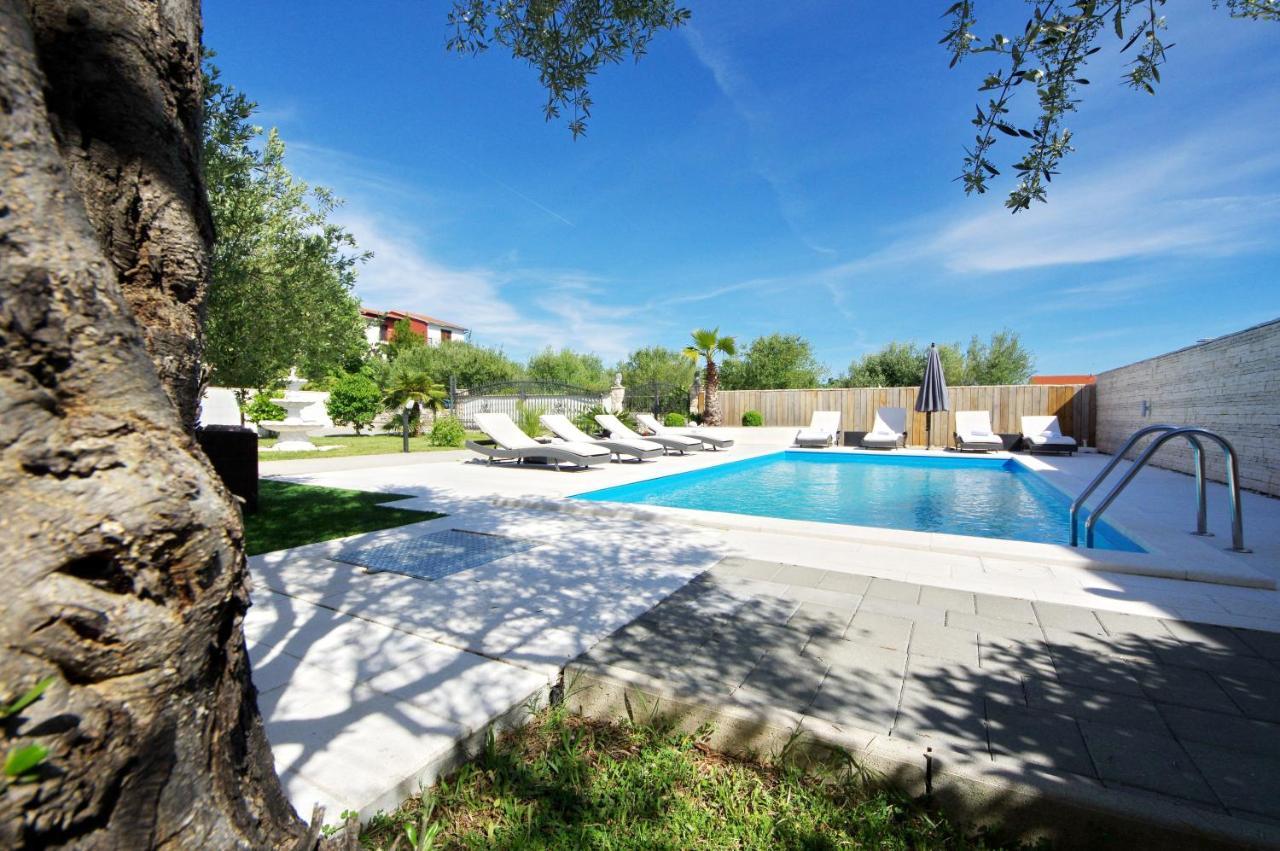 Apartmani Emili Sukošan Exteriör bild