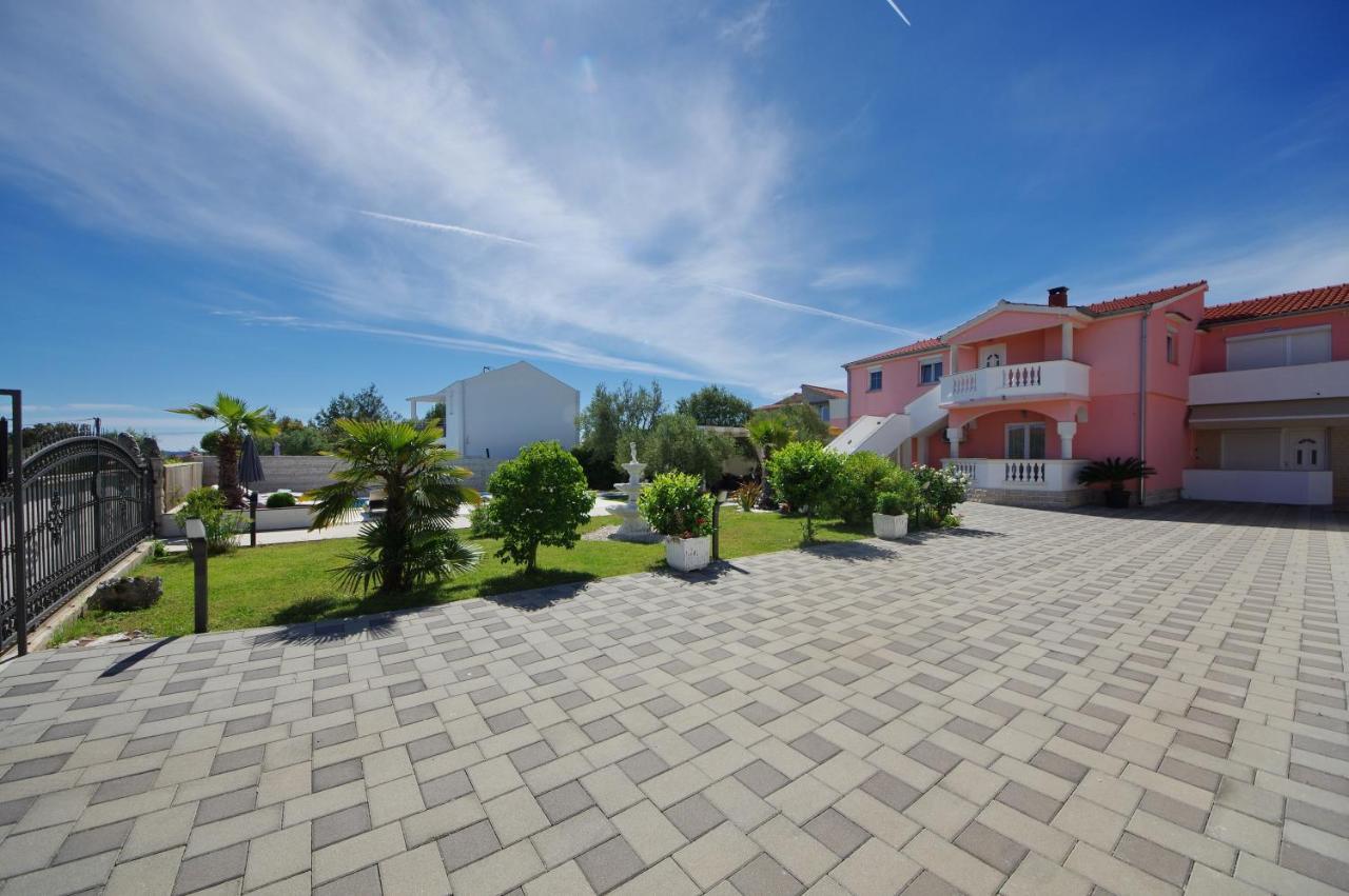 Apartmani Emili Sukošan Exteriör bild
